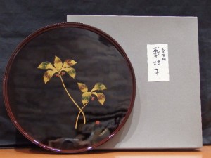 会津塗り　藪柑子　花形丸盆　梨子地　漆器