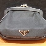 ★☆theou(ｻﾞｵｳ)ﾏｰｻ21店☆★ﾌﾞﾗﾝﾄﾞ品/古酒/洋酒高額買取★☆PRADA　がま口　小銭入れ　ｺｲﾝｹｰｽ★～岐阜・大垣・各務原・瑞穂・本巣・山県市～