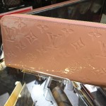 LOUIS　VUITTON　店頭にて販売中！！　ヴェルニ　ジッピーウォレット　ローズ　ヴェルール　M91599　新品同様　ｔｈｅｏｕ（ザオウ）イオンモール姫路大津店　買取り　販売　USED☆兵庫県☆姫路市・加古川市・高砂市・広畑区・網干区・英賀保・太子町・たつの市・相生市・赤穂市・佐用町・山崎町