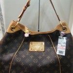 LOUIS　VUITTON　（ルイ　ヴィトン）　モノグラム　ガリエラ　M５６３８２　　　theou（ザオウ）イオンモール姫路大津店にて販売中☆　貴金属・ブランド品・洋酒・中国酒・骨董品の買取も、やってるよ☆　～姫路市・高砂市・加古川市・たつの市・太子町・英賀保・山崎・相生市・赤穂市～