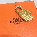 Hermès　ハンド　カデナ　2002　☆theou(ザオウ)イオンモール姫路大津店　店頭にて販売中！！　エルメス　hermes　HERMES　姫路ブランド　買取　販売　中古　USED　金　プラチナ　高価買取　☆兵庫県☆姫路市・加古川市・高砂市・広畑区・網干区・英賀保・飾磨区・太子町・たつの市・相生市・赤穂市・佐用町・山崎町