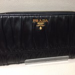 ☆リユースブランド/中古ブランド財布　プラダ　ラウンドジップ　長財布　 theou（ザオウ）イオンモール姫路大津店にて販売中☆　貴金属・ブランド品・洋酒・中国酒・骨董品・コスメの買取も、やってるよ☆　 ～姫路市・高砂市・加古川市・たつの市・太子町・英賀保・山崎・相生市・赤穂市～