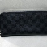 ☆リユースブランド/中古ブランド財布　ＬＶ　ダミエ・グラフィット　ジッピーウォレット・ヴェルティカル　Ｎ63095　theou（ザオウ）イオンモール姫路大津店にて販売中☆　貴金属・ブランド品・洋酒・中国酒・骨董品・コスメの買取も、やってるよ☆　 ～姫路市・高砂市・加古川市・たつの市・太子町・英賀保・山崎・相生市・赤穂市～