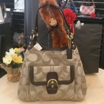 春先取りNEWアイテム「COACH」キャンベルシグネチャーショルダートートF24742販売中！イオンスーパーセンターザオウ（theou）十和田店☆十和田市・三沢市・八戸町～